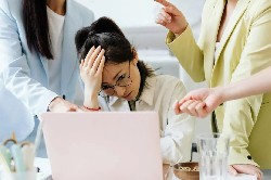 别让下意识的“咬紧牙关”，伤害你的口腔健康！